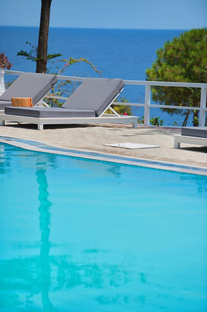Akra Morea Hotel & Residences Monemvasía Eksteriør bilde